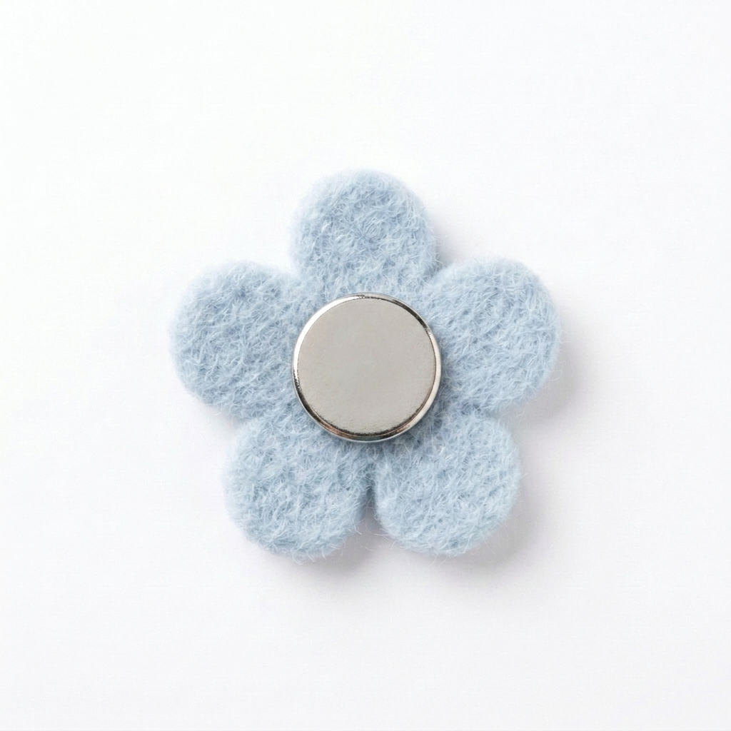 Red Blue Classic Daisy Flower Wool Felt Charm Component & Magnet